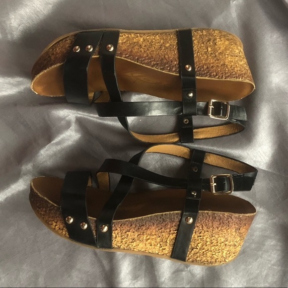 Shoes - Black strap wedge sandal